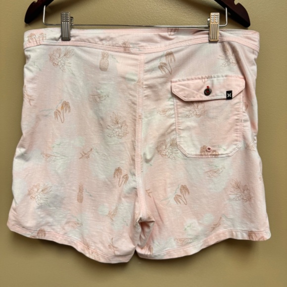 HURLEY PHANTOM PINK BOARDSHORTS - Size 33 - 5" inseam - Picture 2 of 4